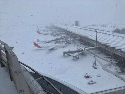 Imágenes desde la torre de control del aeropuerto de Madrid-Barajas 